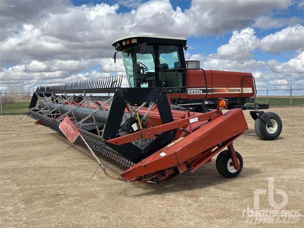 Hesston 8250S Utilaj de răvăşit fân