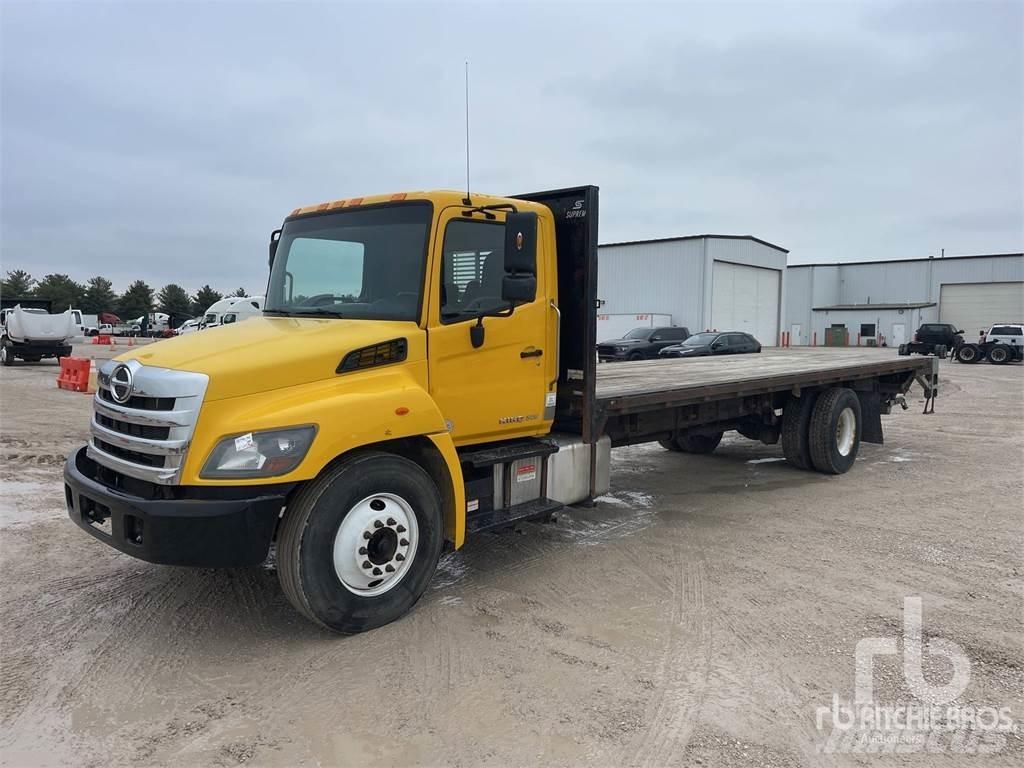 Hino 268 Camioane platforma/prelata