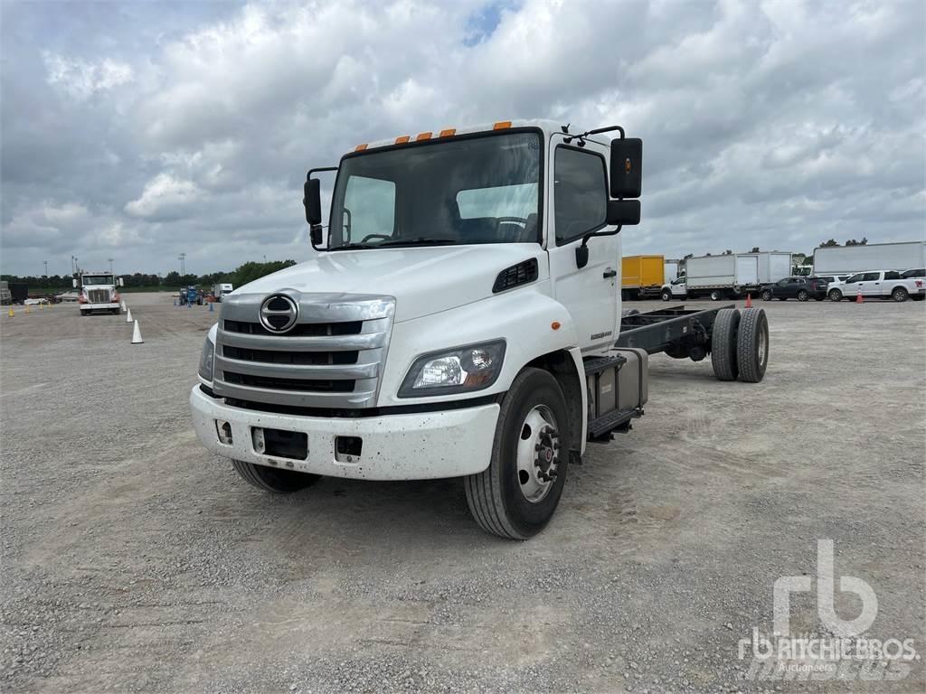 Hino 268 Camion cabina sasiu