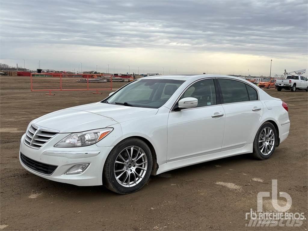 Hyundai GENESIS Masini