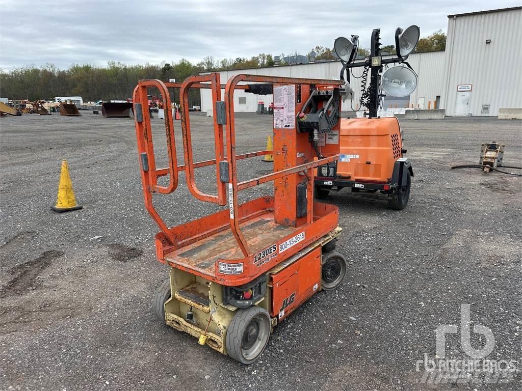 JLG 1230ES Nacele cu brat articulat