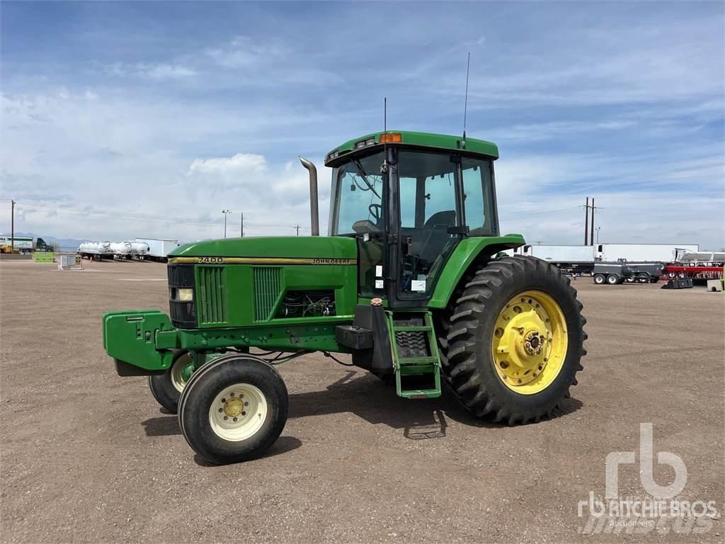 John Deere 7400 Tractoare