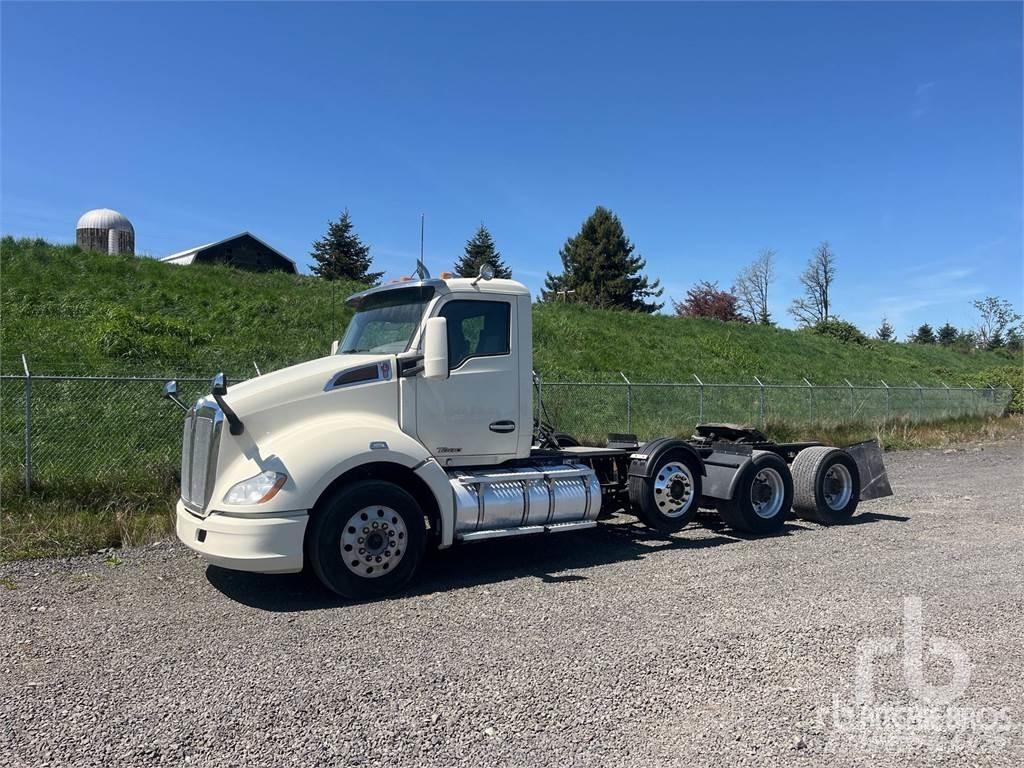 Kenworth T-680 Autotractoare