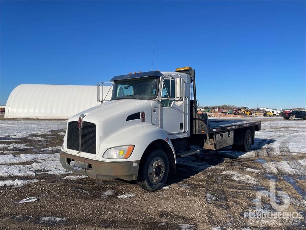 Kenworth T300 Camioane platforma/prelata