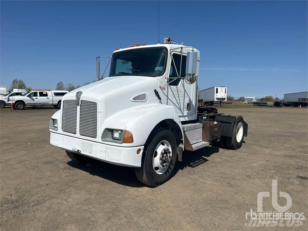 Kenworth T300 Autotractoare