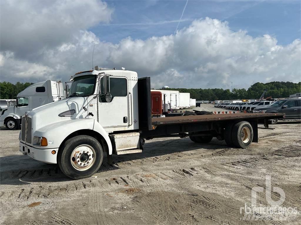 Kenworth T300 Camioane platforma/prelata