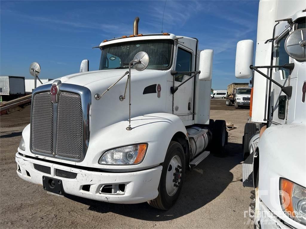 Kenworth T660 Autotractoare