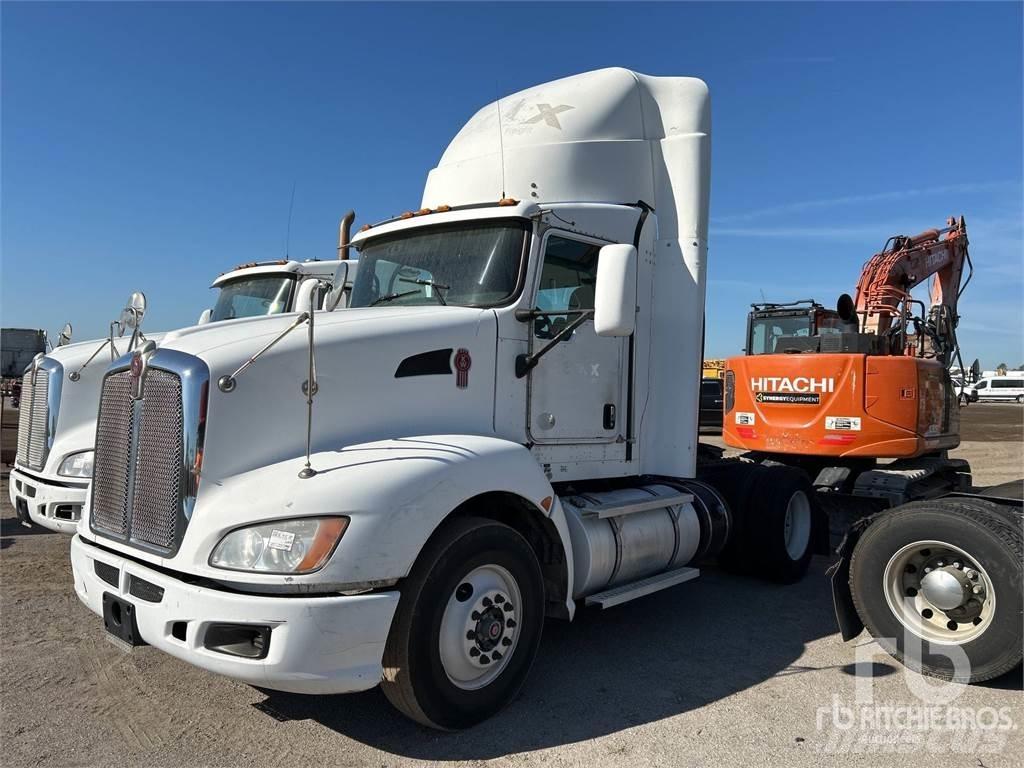Kenworth T660 Autotractoare
