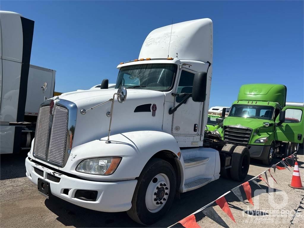 Kenworth T660 Autotractoare