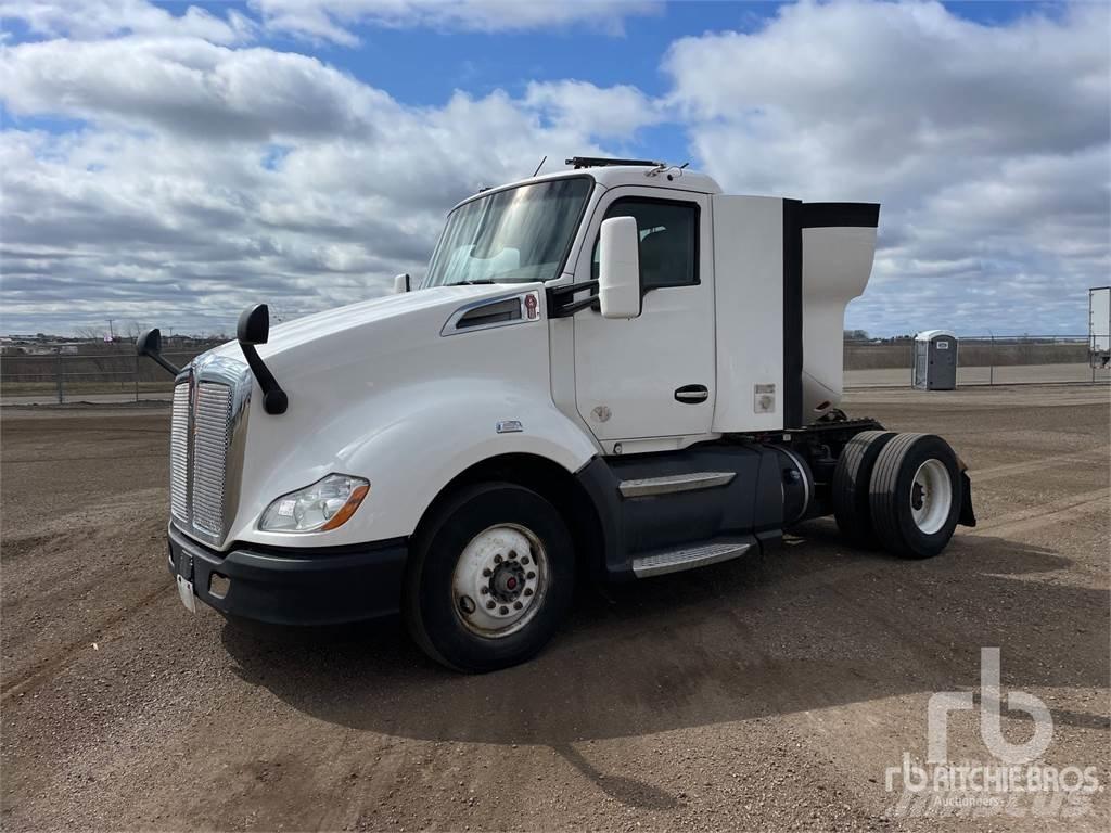 Kenworth T660 Autotractoare