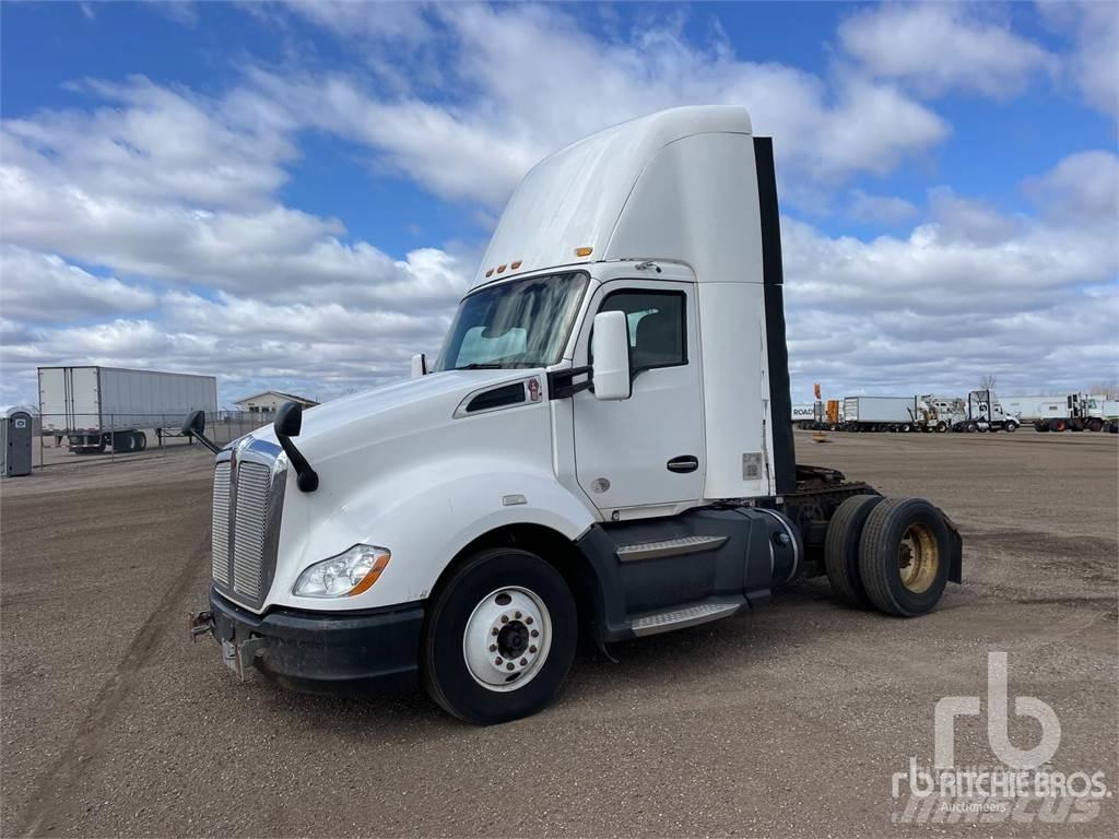 Kenworth T660 Autotractoare