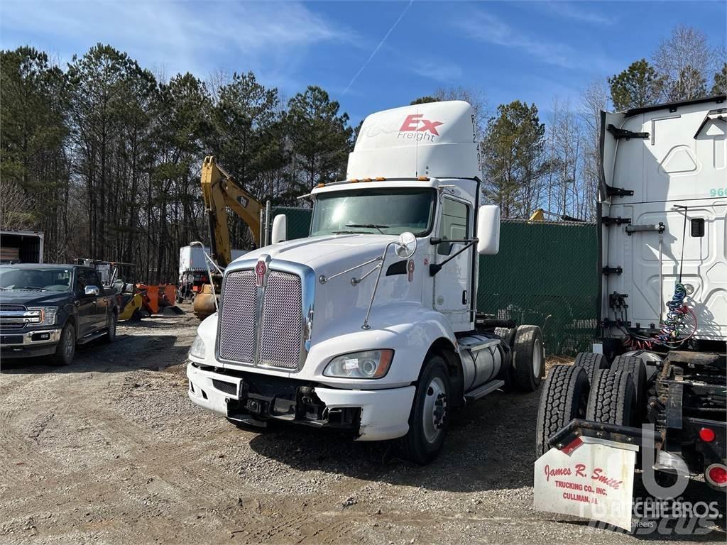 Kenworth T660 Autotractoare