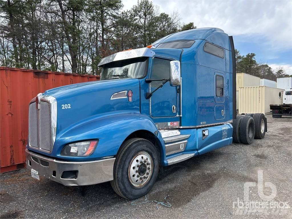Kenworth T660 Autotractoare