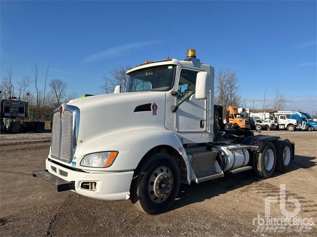Kenworth T660 Autotractoare