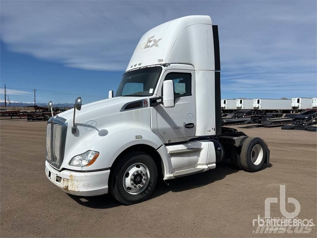 Kenworth T680 Autotractoare
