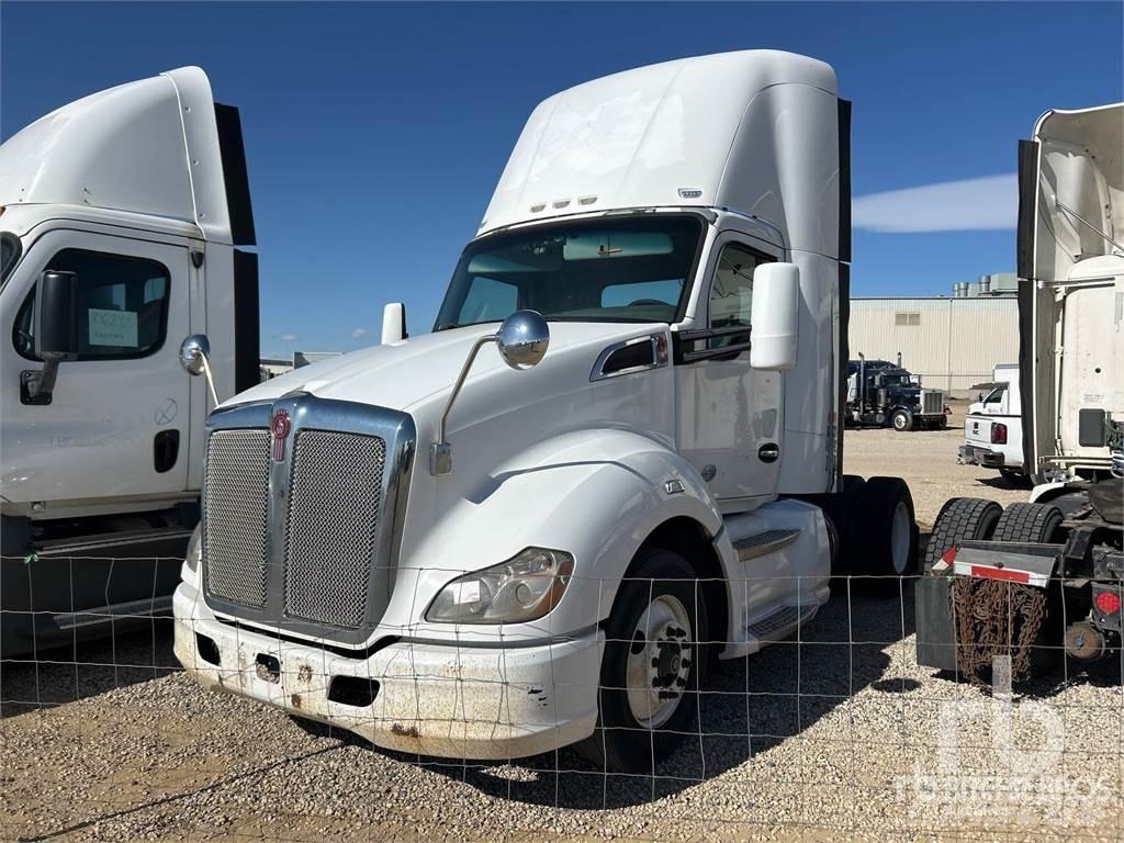 Kenworth T680 Autotractoare