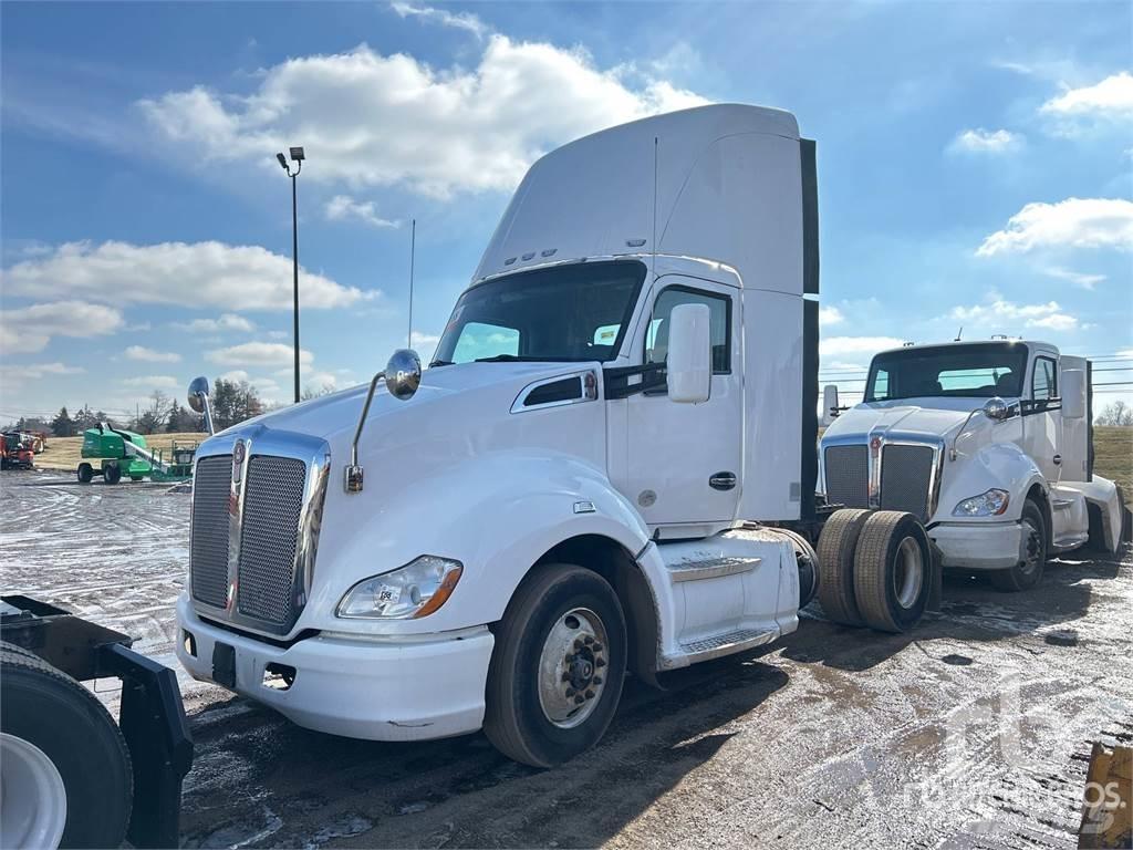 Kenworth T680 Autotractoare