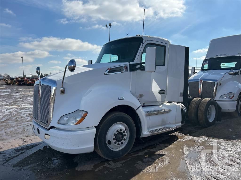 Kenworth T680 Autotractoare