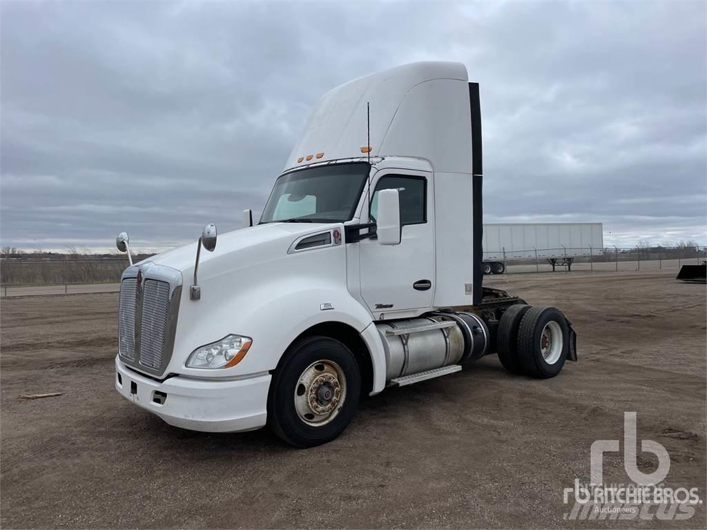 Kenworth T680 Autotractoare