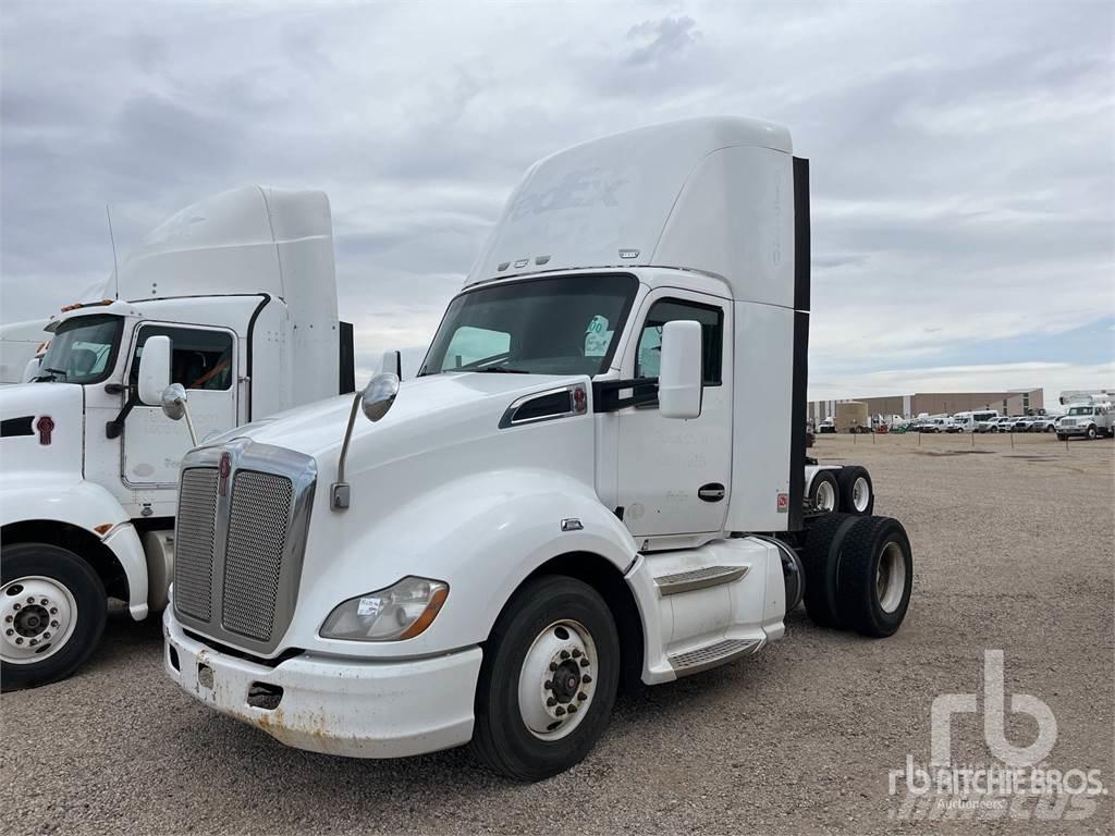 Kenworth T680 Autotractoare