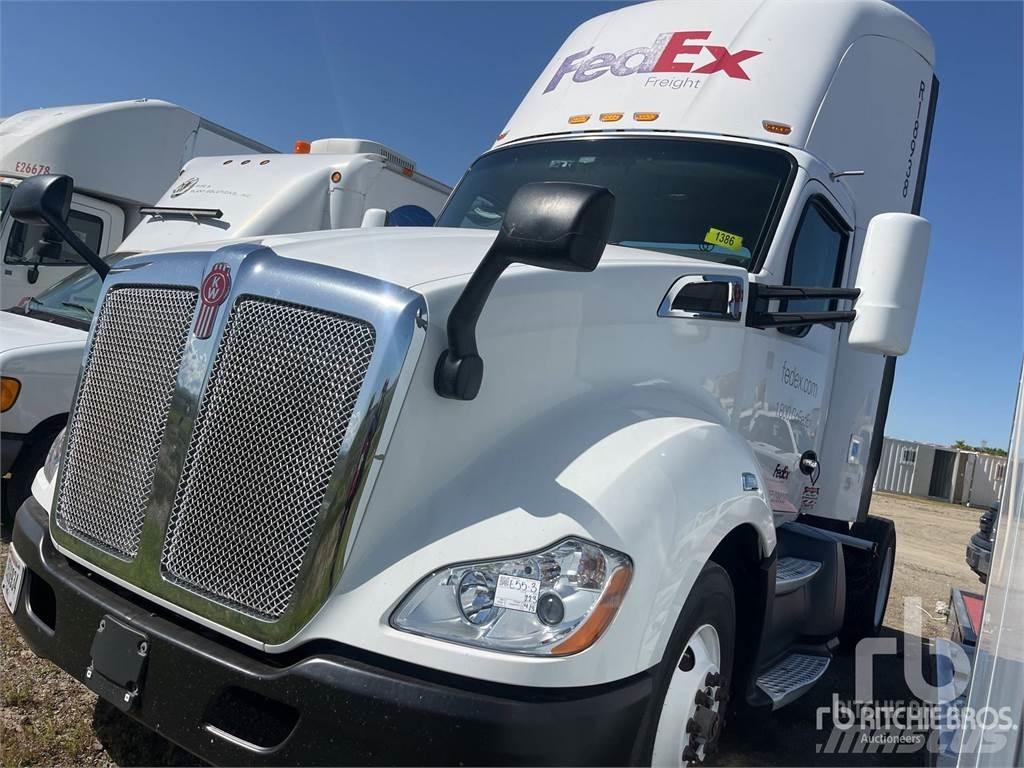 Kenworth T680 Autotractoare
