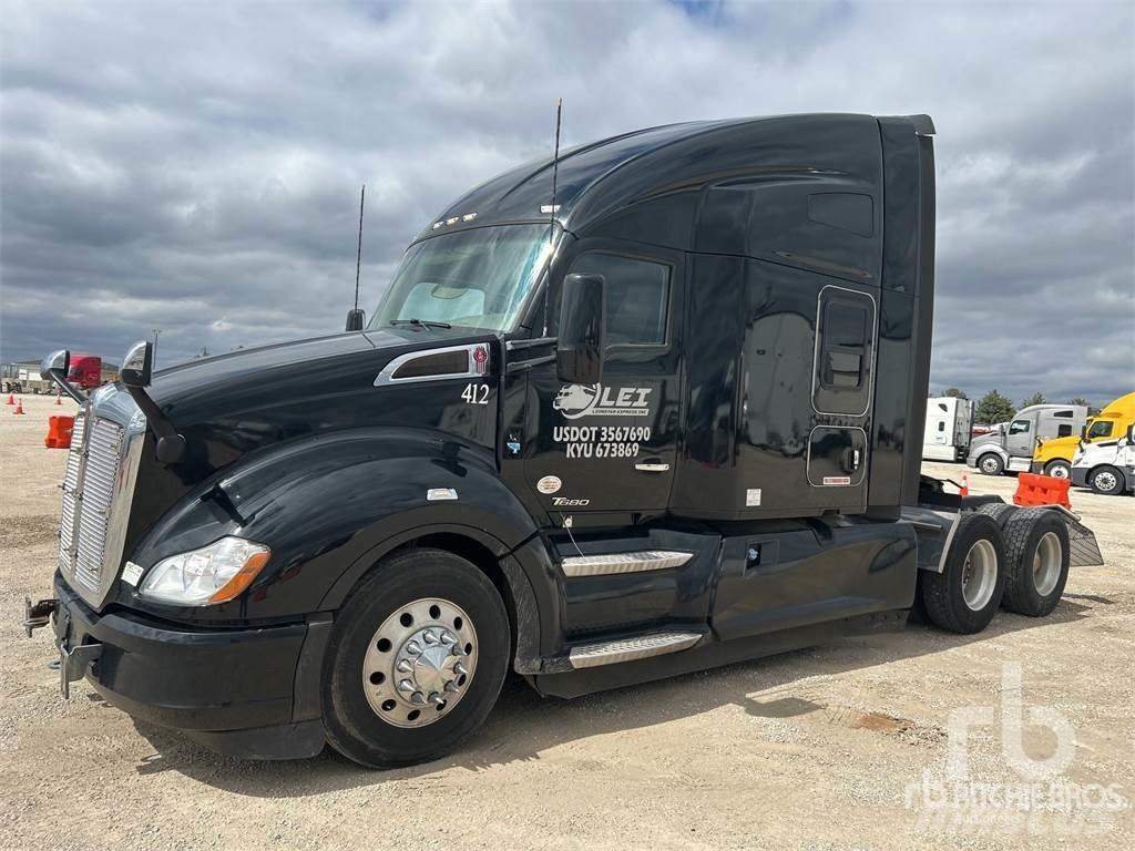 Kenworth T680 Autotractoare