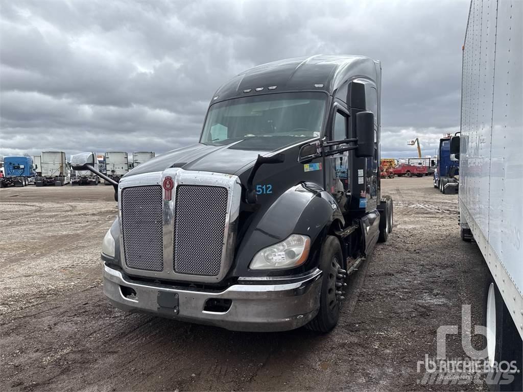 Kenworth T680 Autotractoare