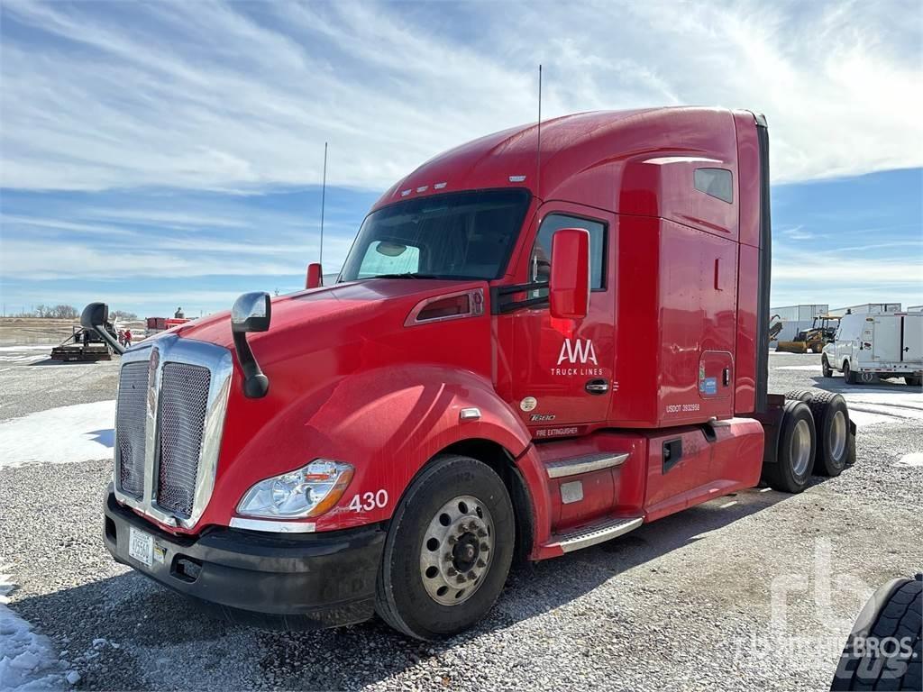 Kenworth T680 Autotractoare