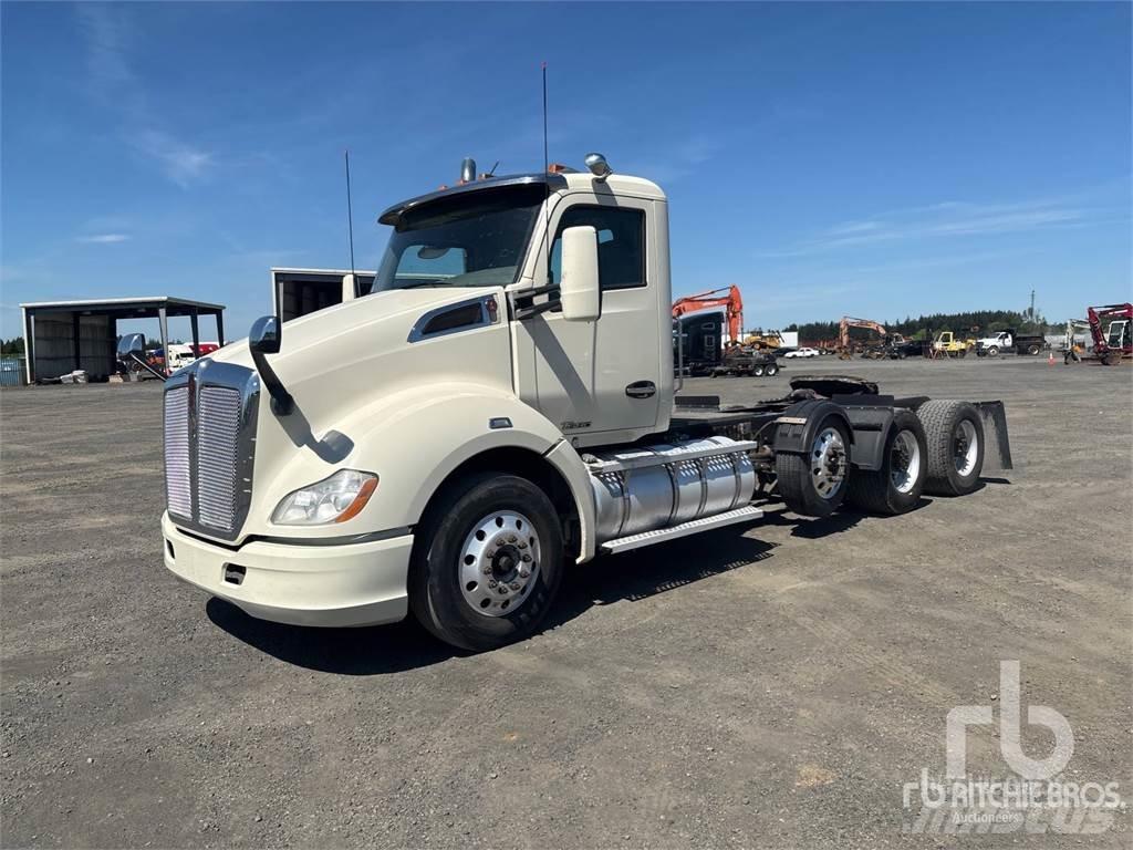 Kenworth T680 Autotractoare