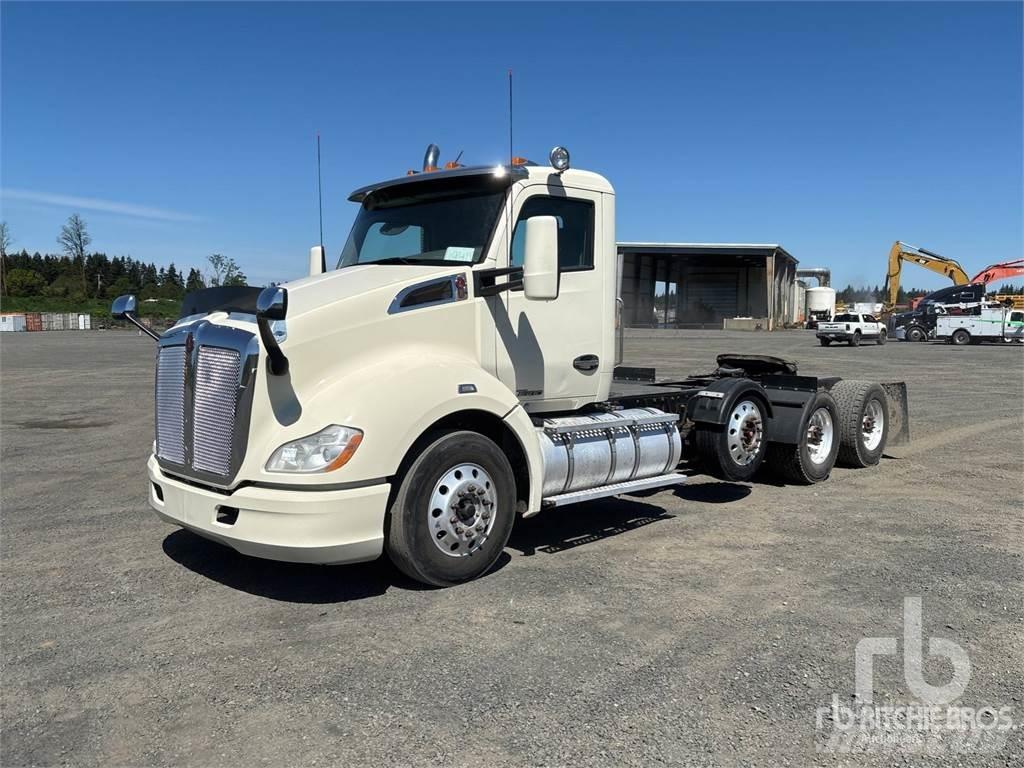 Kenworth T680 Autotractoare