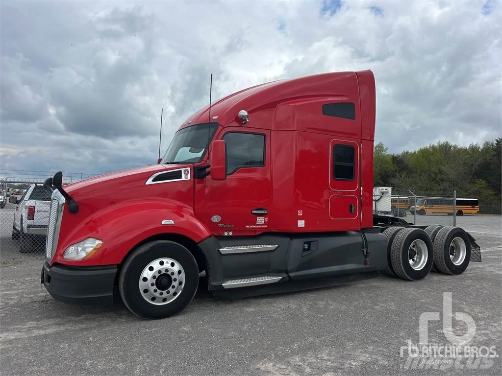 Kenworth T680 Autotractoare