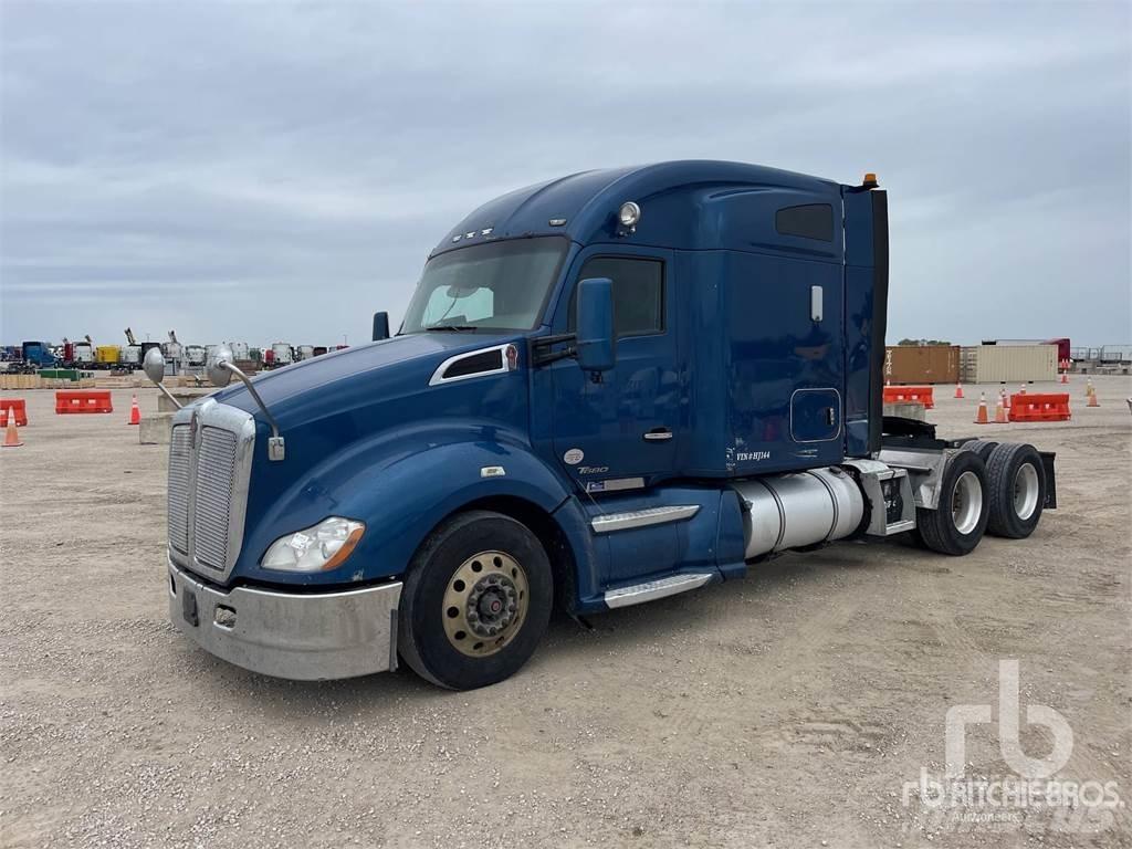 Kenworth T680 Autotractoare