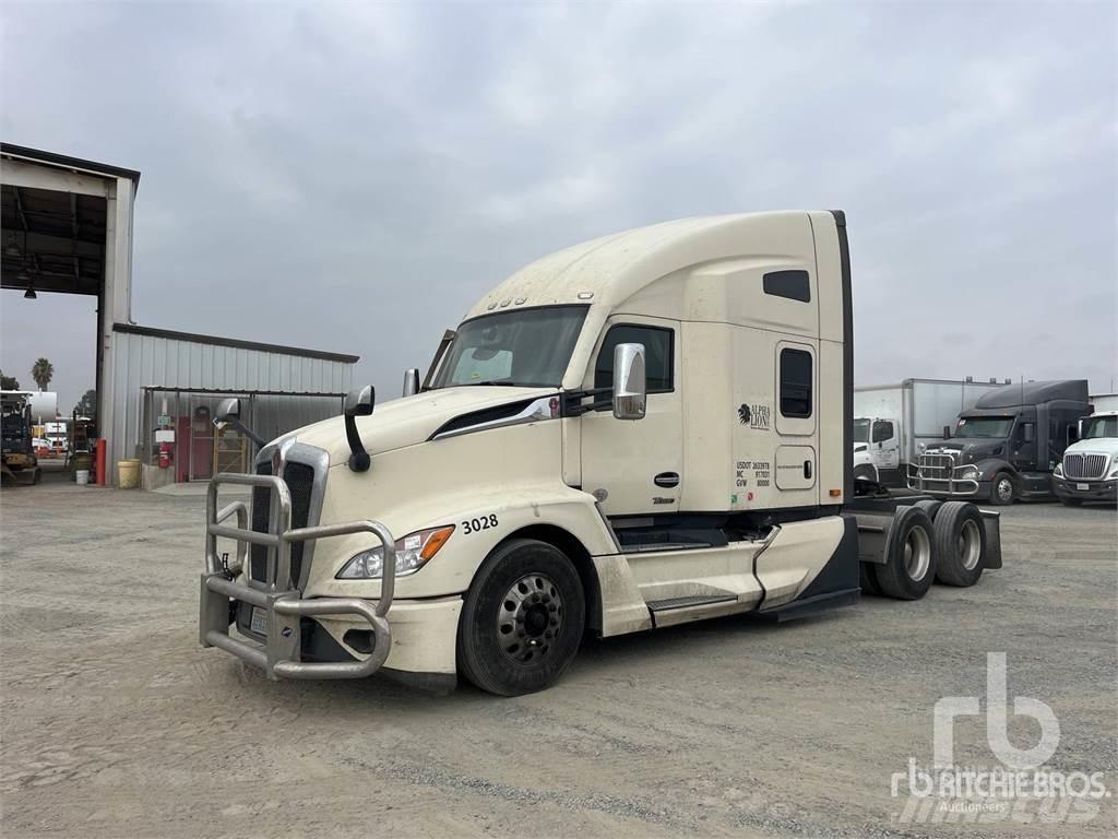Kenworth T680 Autotractoare