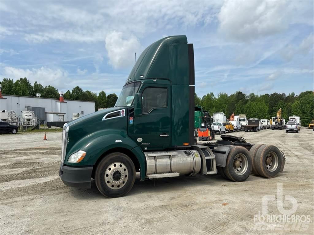 Kenworth T680 Autotractoare