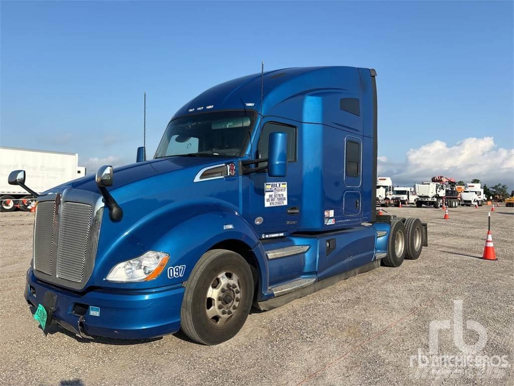 Kenworth T680 Autotractoare