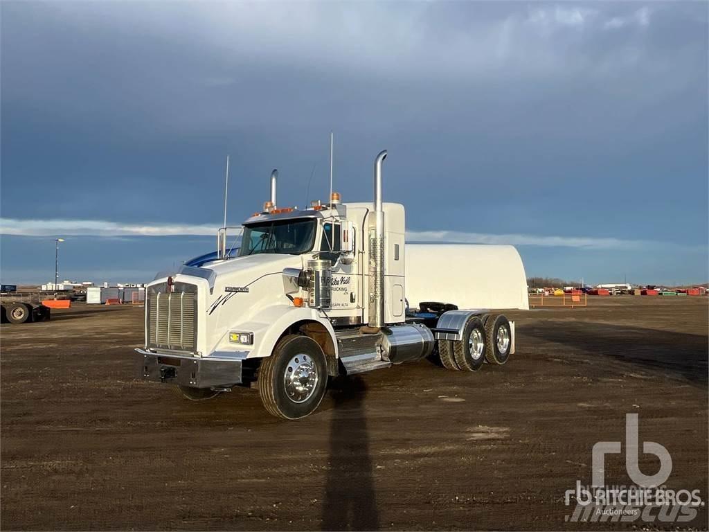 Kenworth T800 Autotractoare