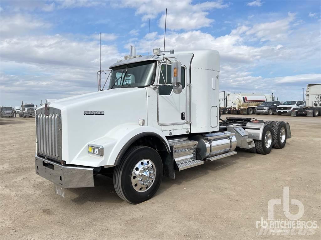 Kenworth T800 Autotractoare