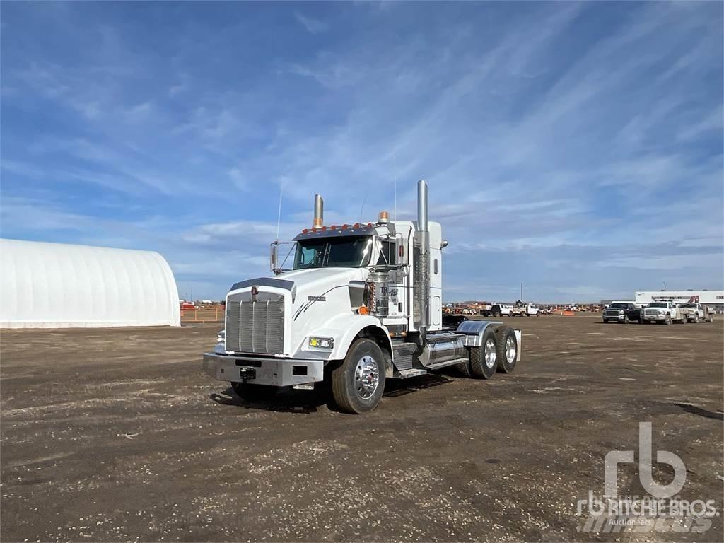 Kenworth T800B Autotractoare