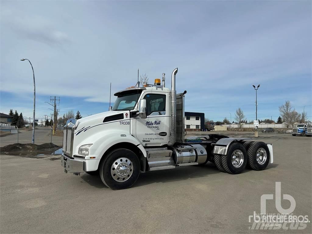 Kenworth T880 Autotractoare