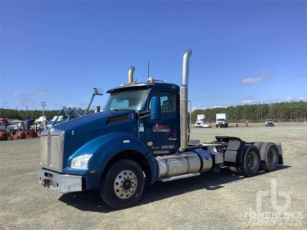 Kenworth T880 Autotractoare