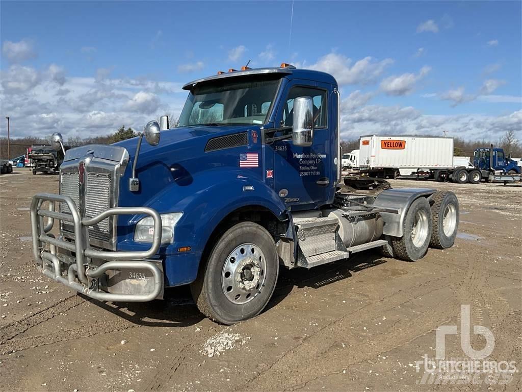 Kenworth T880 Autotractoare