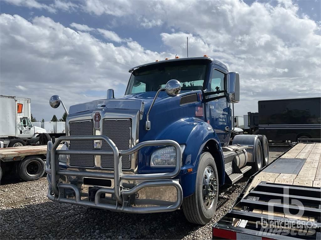Kenworth T880 Autotractoare
