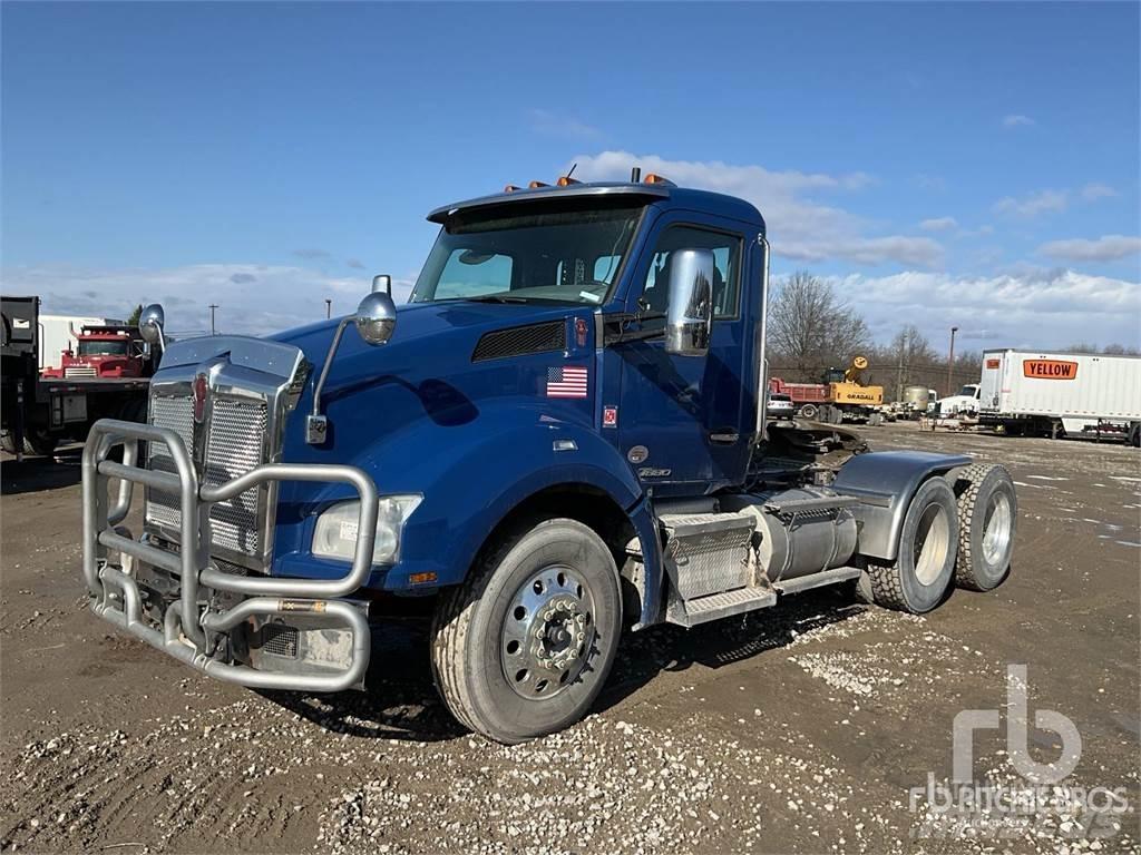 Kenworth T880 Autotractoare