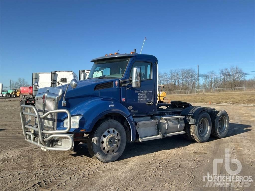 Kenworth T880 Autotractoare