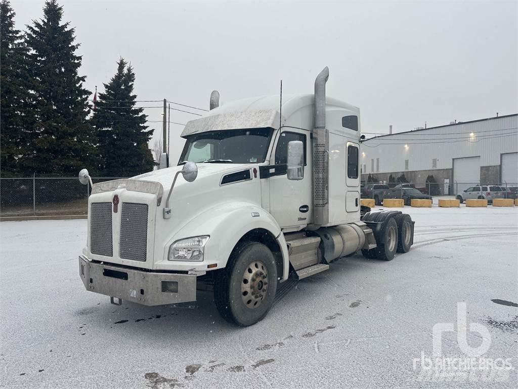 Kenworth T880 Autotractoare
