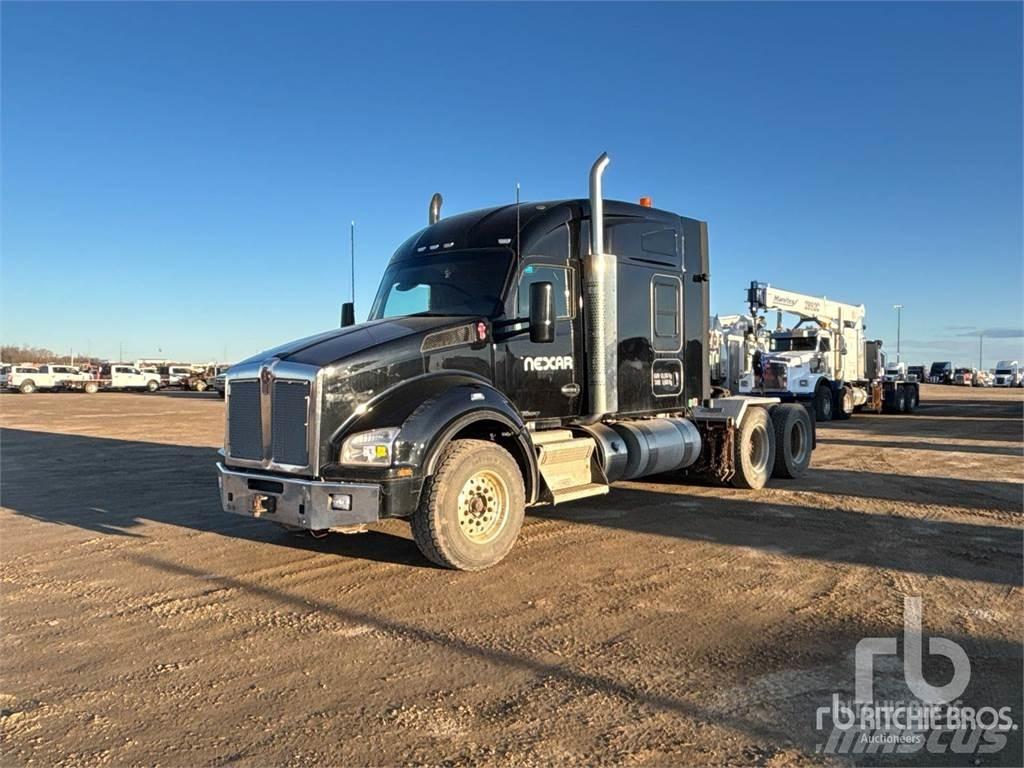 Kenworth T880 Autotractoare