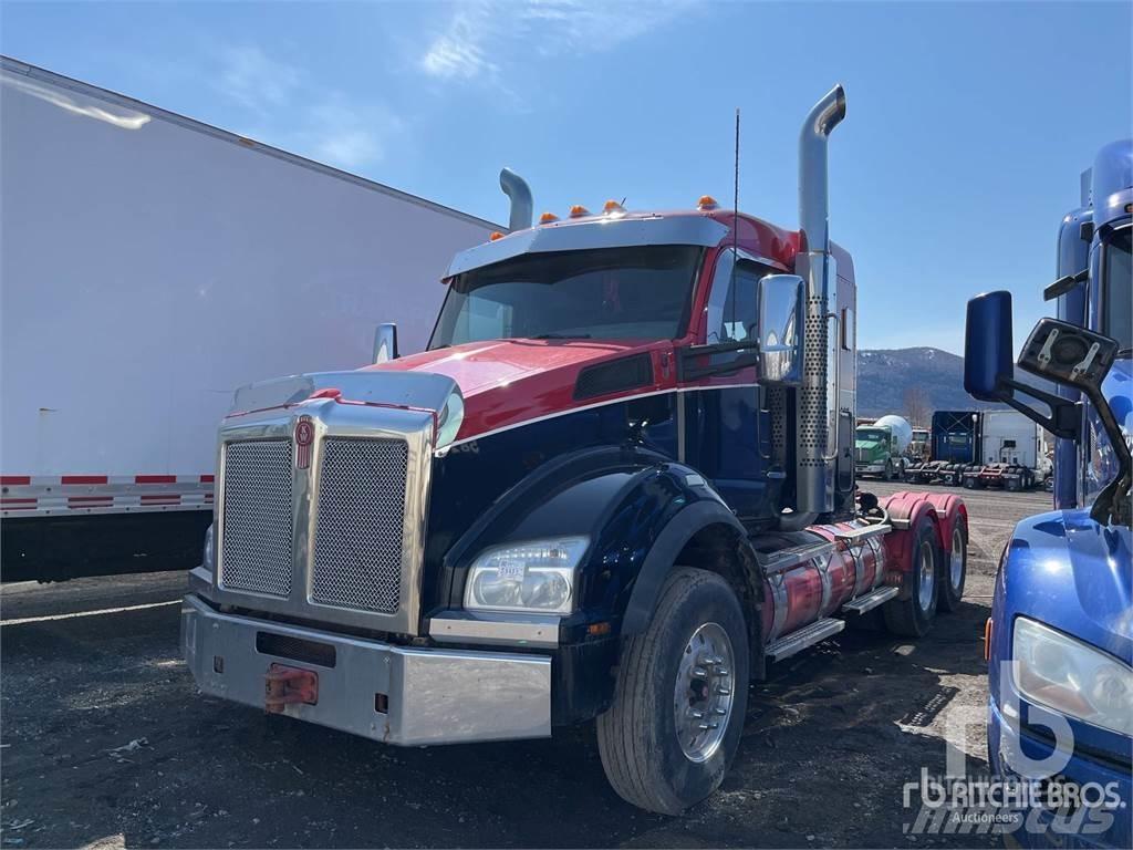 Kenworth T880 Autotractoare