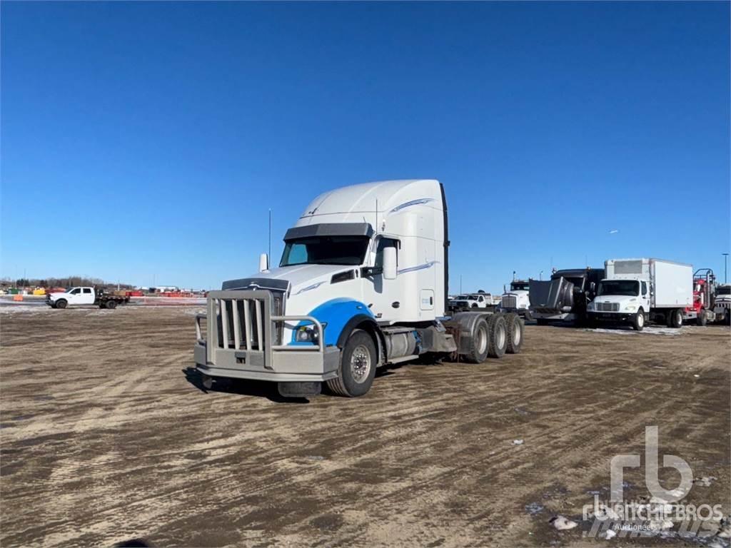 Kenworth T880 Autotractoare