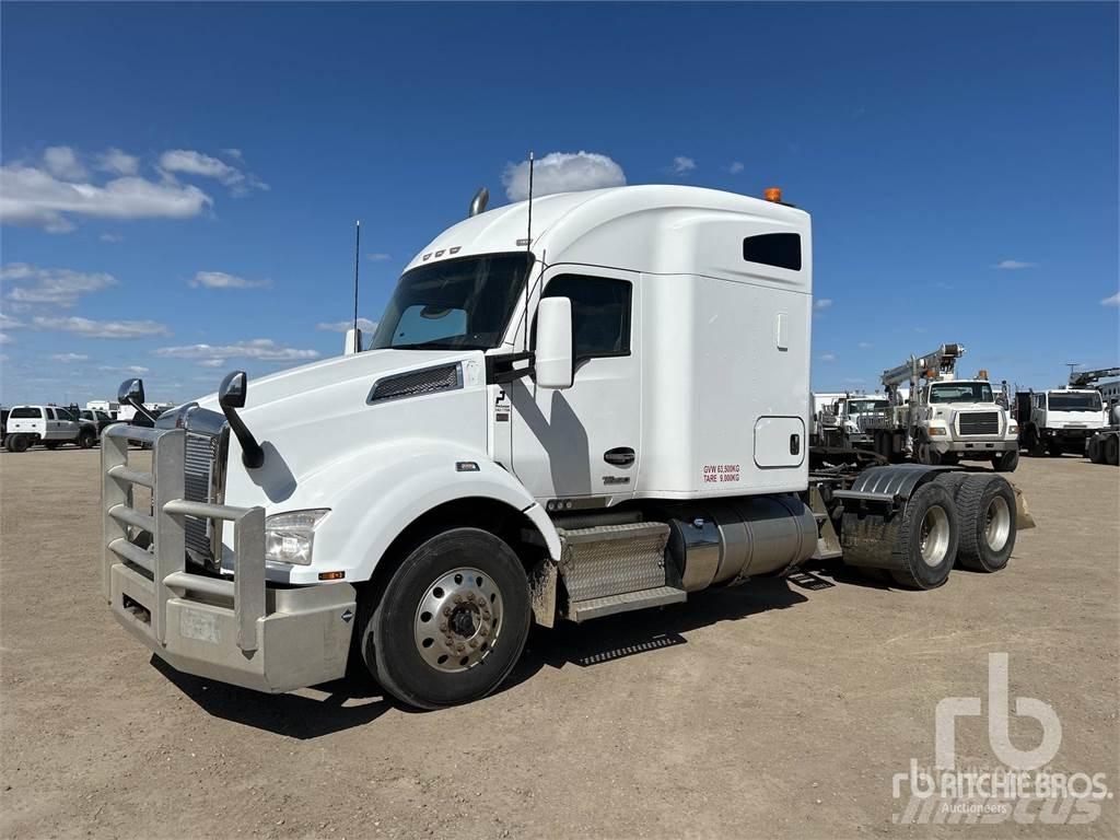 Kenworth T880 Autotractoare