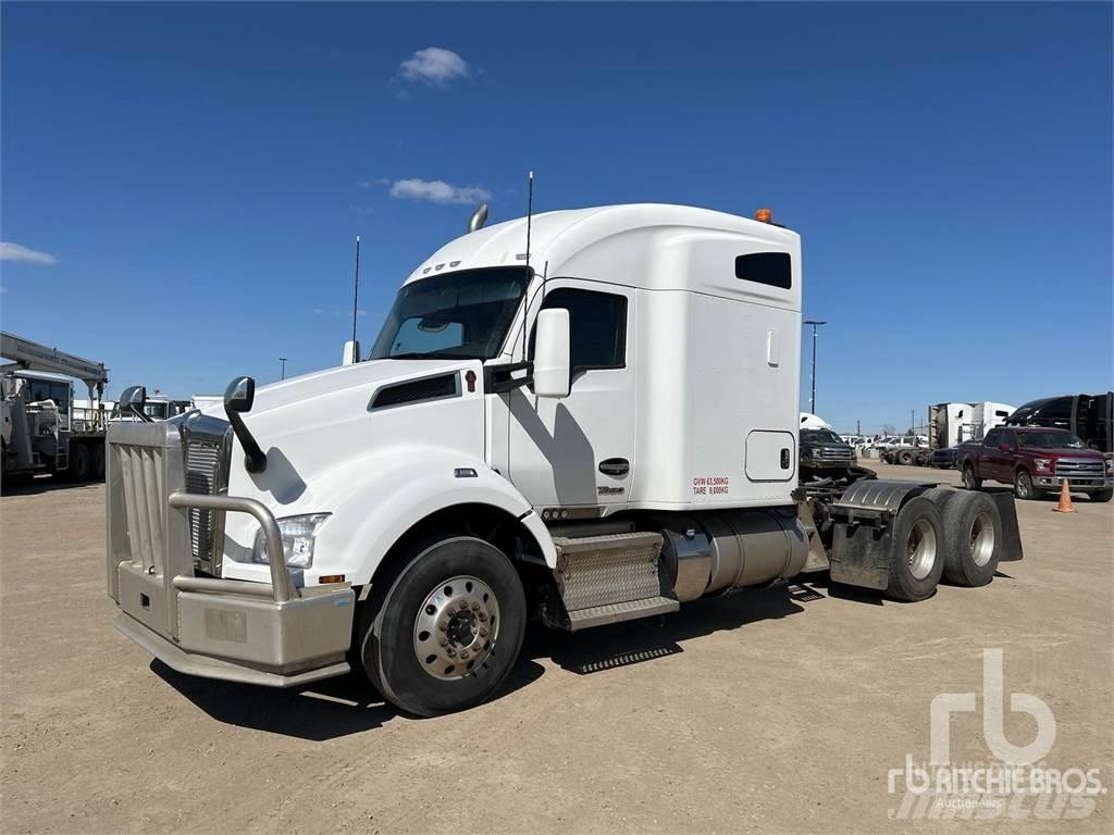 Kenworth T880 Autotractoare